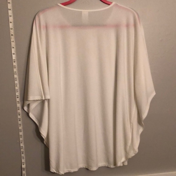 Plus-sized white top - fairly long to cover booty. - Picture 4 of 4